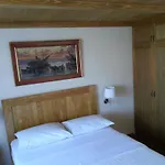 Dvori Svetog Mihaela Apartment