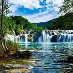 Dvori Svetog Mihaela Σίμπενικ