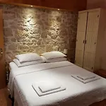 Dvori Svetog Mihaela Σίμπενικ