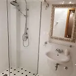 Dvori Svetog Mihaela Σίμπενικ