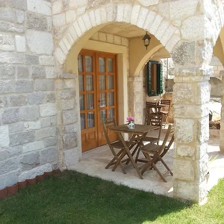 Dvori Svetog Mihaela * שיבניק