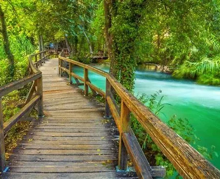 דירה Dvori Svetog Mihaela שיבניק