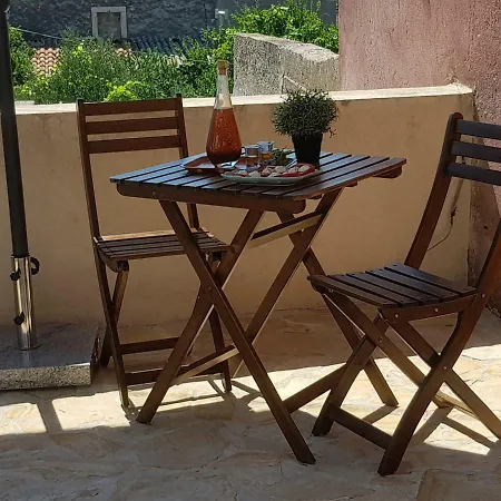 Dvori Svetog Mihaela דירה שיבניק