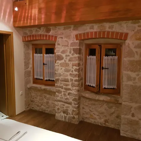 Dvori Svetog Mihaela דירה