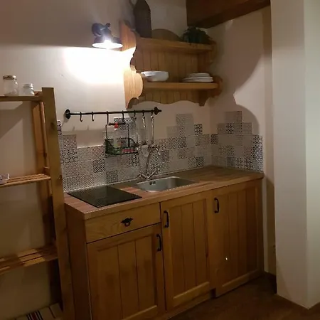 דירה Dvori Svetog Mihaela שיבניק