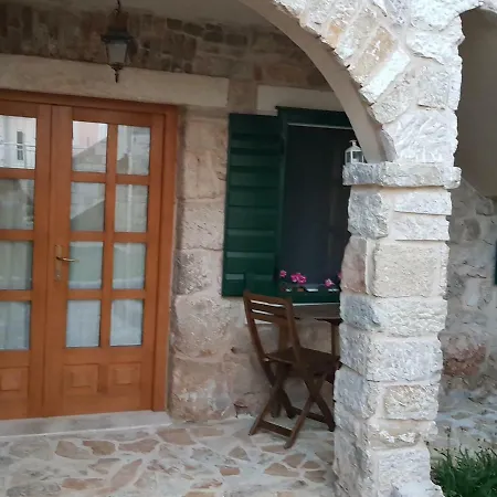 Dvori Svetog Mihaela * שיבניק