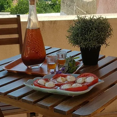 Dvori Svetog Mihaela דירה