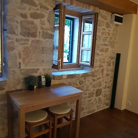 דירה Dvori Svetog Mihaela שיבניק