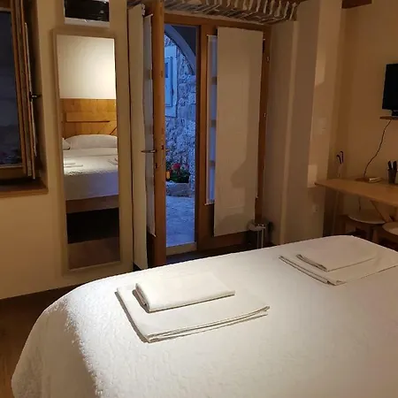 Dvori Svetog Mihaela דירה *