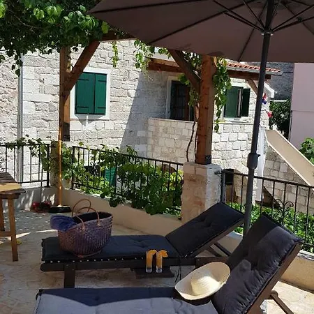 Dvori Svetog Mihaela * Sibenik