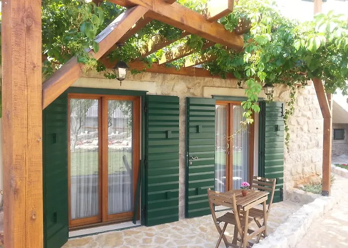 Dvori Svetog Mihaela