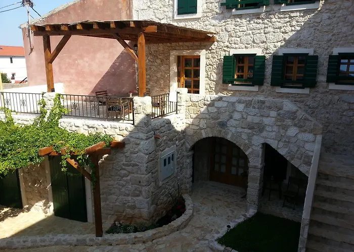 Dvori Svetog Mihaela *