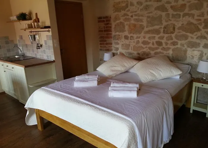 Dvori Svetog Mihaela