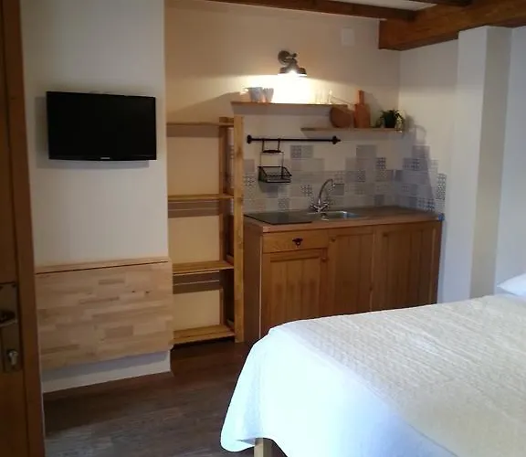 Dvori Svetog Mihaela 시베니크