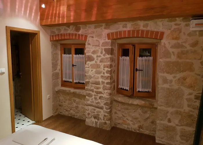 Dvori Svetog Mihaela Daire