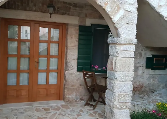 Dvori Svetog Mihaela * Šibenik