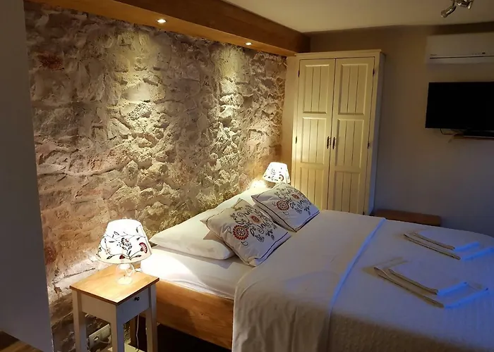 Dvori Svetog Mihaela