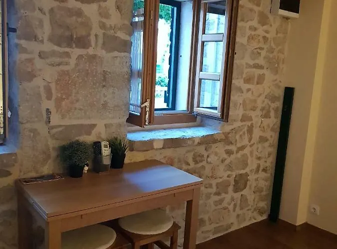 Daire Dvori Svetog Mihaela Šibenik